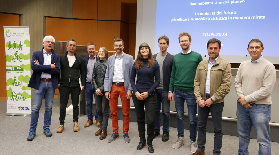 Clicca per accedere all'articolo Evento „Mobilità del futuro: progettare in maniera sensata la mobilità ciclistica” organizzato dall’Ordine degli Ingegneri di Bolzano e da Green Mobility nella sta – Strutture Trasporto Alto Adige SPA